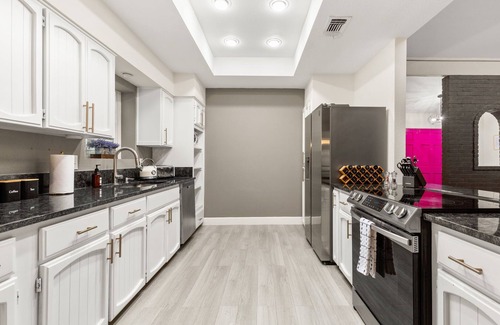 North San Antonio - SAT House | Moon River Luxury: Hot Tub, Pool & New Game Room