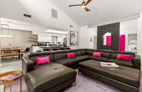 North San Antonio - SAT House | Moon River Luxury: Hot Tub, Pool & New Game Room