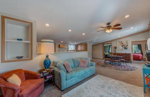 Pepin Apartment | Moonbeam Condo - Beautiful 2 Bedroom Stay by Beach
