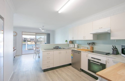 Yamba Apartment | Moondance 2 - Canal front duplex