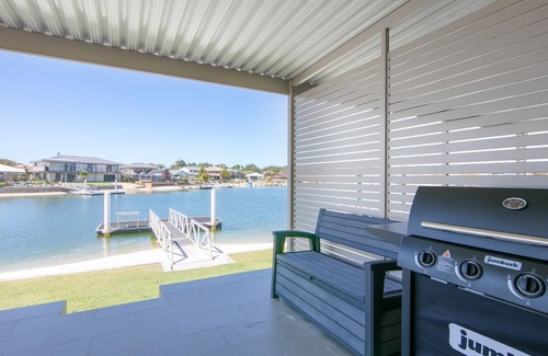 Yamba Apartment | Moondance 2 - Canal front duplex