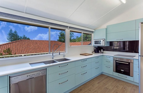 Black Head House | Moondoggie a 4 Bedroom Beach House, a stones' throw from the beach and park