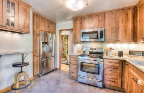 Kings Beach Cabin | Moonlight Cove w/Grill Tahoe Beach Next Door!