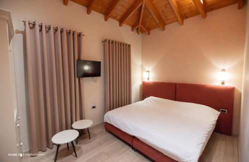 Korce Bed & Breakfast | Moonlight Serenade
