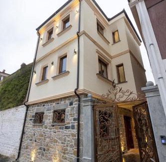 Korce Bed & Breakfast | Moonlight Serenade