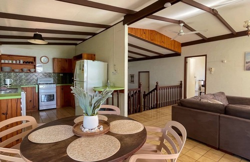 Traviston House | Moonshadow-Burrum Heads- Beachfront- 3BR- Water Views