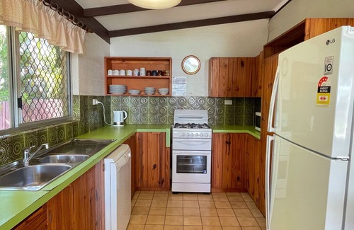 Traviston House | Moonshadow-Burrum Heads- Beachfront- 3BR- Water Views