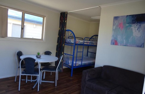 Moonta Bay House | Moonta Bay Cabins - Cabin 2