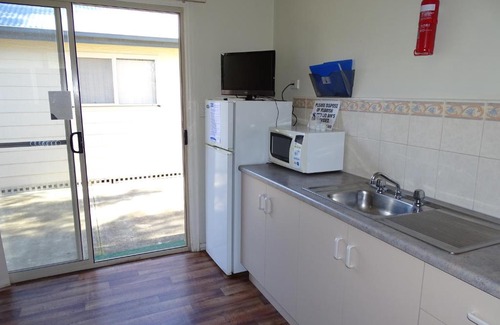 Moonta Bay House | Moonta Bay Cabins - Cabin 2