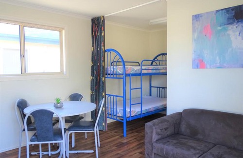 Moonta Bay House | Moonta Bay Cabins - Cabin 4