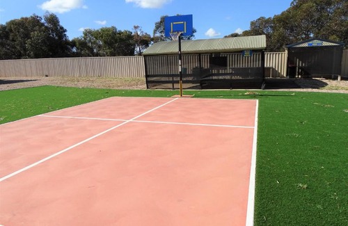 Moonta Bay House | Moonta Bay Cabins - Cabin 4