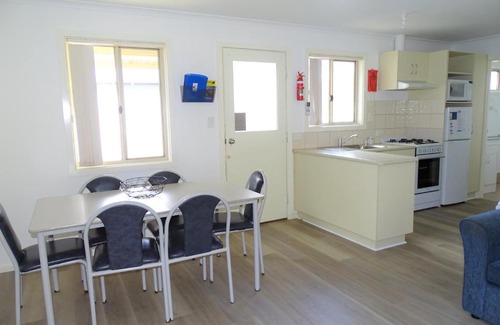 Moonta Bay House | Moonta Bay Cabins - Cabin 12