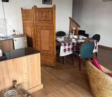 The Mall Road Apartment | Moonwind, two bedroom suite with sitting room and kitchenette, comfortable and modern