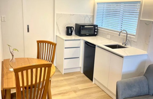 Cockle Bay Apartment | Moore’s Studio Retreat