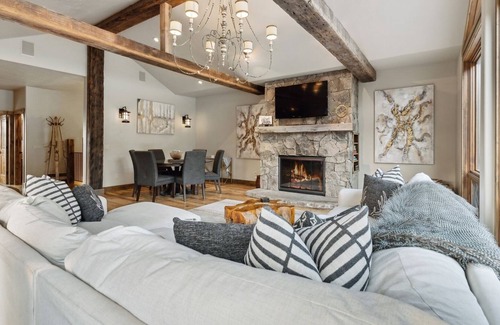 Whitefish House | Moose Jaw 34 - Luxury 4 Bedroom Ski-in & Ski-out Townhome, Close to Downtown!