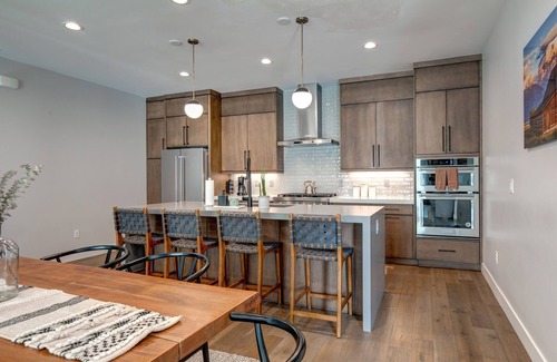 Hideout House | Moose Management's Klaim 807: Luxury & Tranquility in Park City