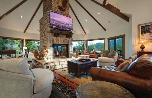 Steamboat Springs House | Moose Meadows Lodge - Huge Views, Great Room, Game Room, Theater