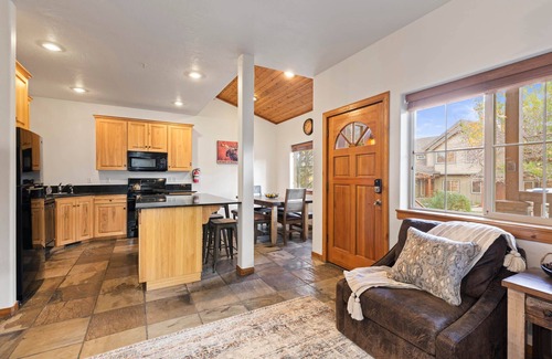 Bear Hollow Village House | Moose Mgmt at Bear Hollow 5477 Pvt HotTub w/view-Dogs Welcome-Centrally Located