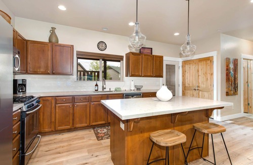 Bear Hollow Village House | Moose Mgmt at Bear Hollow 5610: Pvt. Hot Tub-Balcony with Grill-Free Shuttle