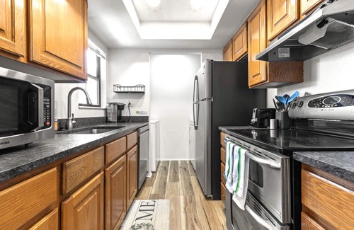 Kimball Junction Condo | Moose Mgmt at Powderwood 12N: King Bed-Pool-BBQ & Picnic area