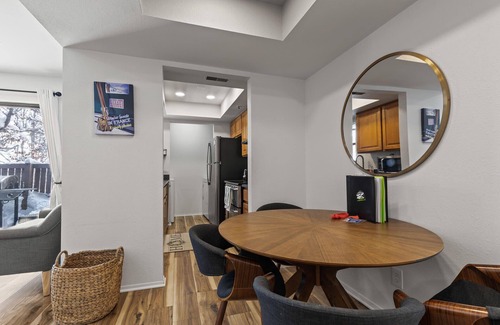 Kimball Junction Condo | Moose Mgmt at Powderwood 12N: King Bed-Pool-BBQ & Picnic area