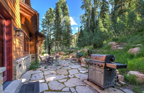 Park City House | Moose Mgmt at White Pine 129: Pvt Estate-Pvt HotTub & Home Theater-Mountain view