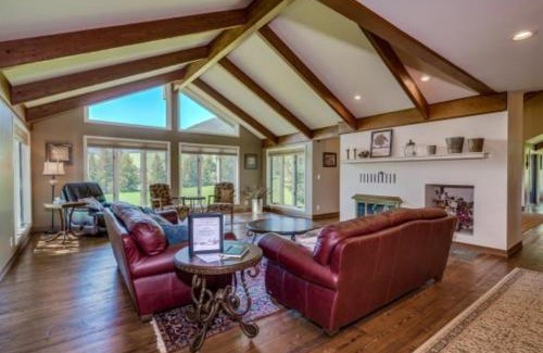 Red Lodge House | Moose On The Loose