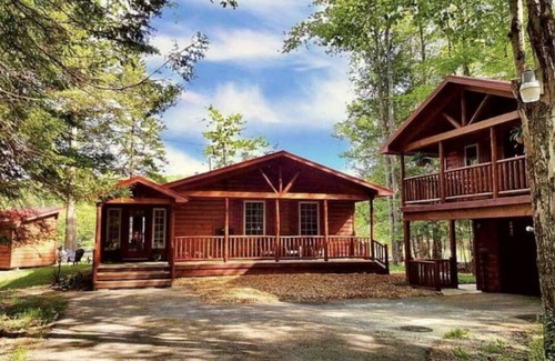 Thendara Cabin | Moose River Landing Cabin on the Majestic Moose River! Waterfront - Old Forge NY