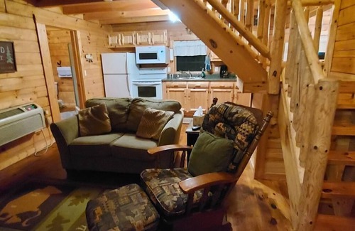 Moravia Cabin | Moose - Sleeps up to 6