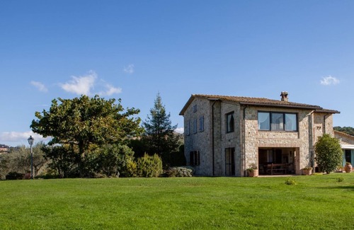 Piedicolle Villa | Mora, Peacefull Luxury villa in Umbria with Private pool, gardens and views