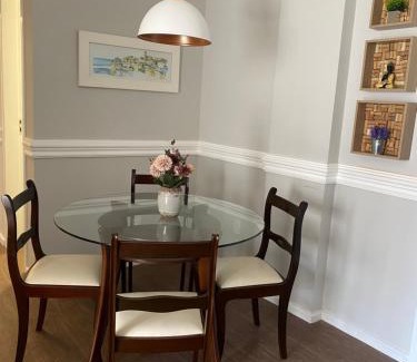 Centro Apartment | Morada BC. Apt renovado e muito confortável centro de BC. Faça tudo a pé!