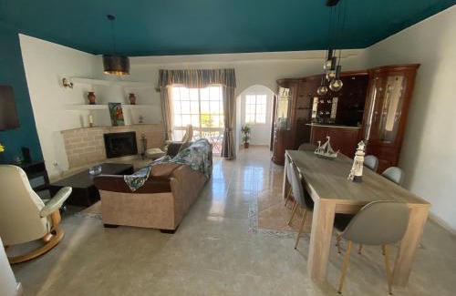 Montechoro House | Moradia Olival- BBQ, 2 Quartos, Quintal