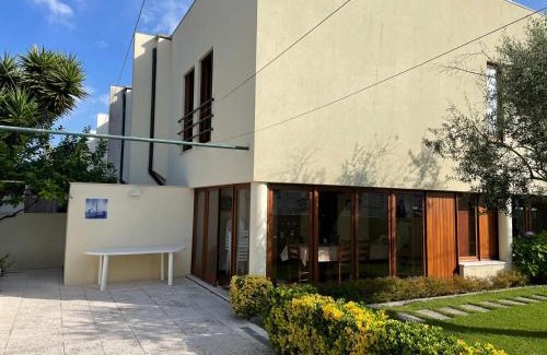 Ovar House | Moradia próxima da praia do Areinho, na Ria, e praia dos Marretas