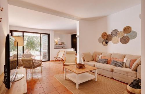 Vila Real Santo Antonio House | Moradia Tradicional no centro a 100m da Praia