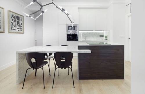 San Sebastian Centro Apartment | Moraza Suite by FeelFree Rentals