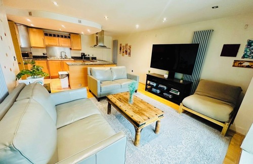 Cubitt Town Apartment | Morden2bed 2bath apartment Canary Wharf - upto 5ppl