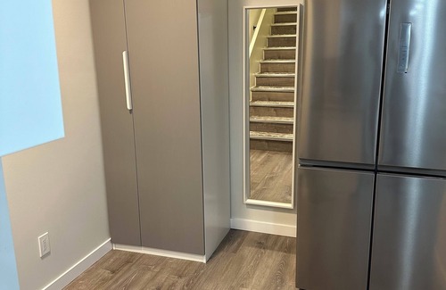 Calgary House | Mordern guest suit in NE Calgary