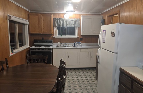Ray Brook Cabin | Moreno's Cottages Cabin #10 -2 Bed/2 Bath Adirondack 4 season Cabin in the pines