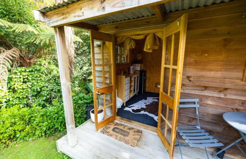 Hamilton House | Morepork Gully cabin
