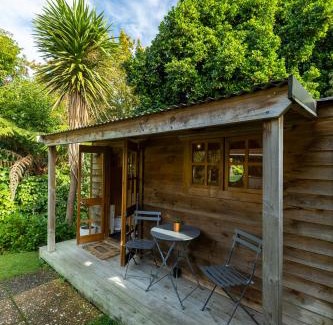 Hamilton House | Morepork Gully cabin