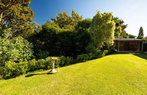 Hamilton House | Morepork Gully cabin