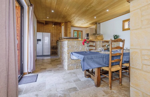 Condat-sur-Vezere Ski Chalet | Morganetta is a charming chalet with heated pool and jacuzzi