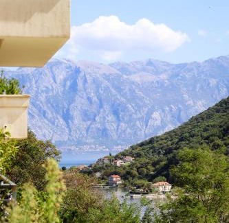 Donji Morinj Apartment | Morinj Lavender Bay apartment E5