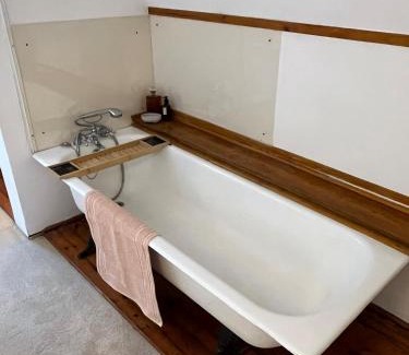 Bathurst House | Morley House - Charming 1820 Settlers Cottage