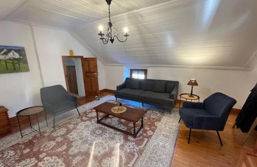 Bathurst House | Morley House - Charming 1820 Settlers Cottage