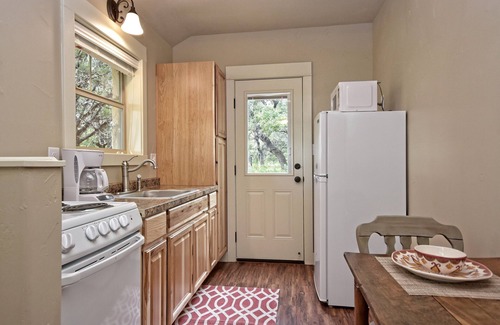 Wimberley Cabin | Morning Dove I Romantic, Minutes from The Square!