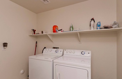 Val Vista Classic House | Morning Glory 3 BR by Casago