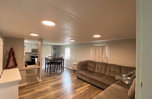 West Jefferson House | Morning SideView-Charming 2-bedroom mobile home with WiFi, AC in West Jefferson.