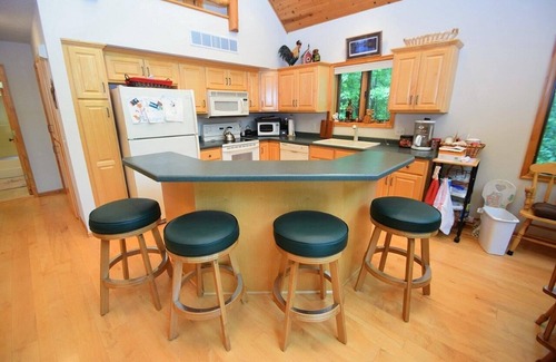 Trego Cabin | Morning View chalet lake home on Pear Lake