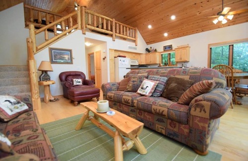 Trego Cabin | Morning View chalet lake home on Pear Lake